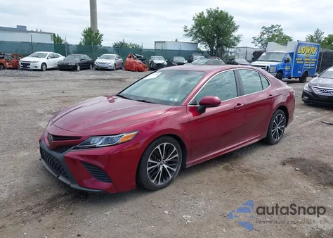 2018 Toyota Camry Se z USA, uszkodzony, nr VIN 4T1B11HKXJU556369